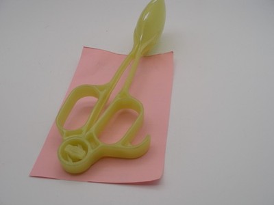 Tupperware 1958 Vintage Yellow Salad Tongs Interlocking Fork & Spoon w Hanger L1