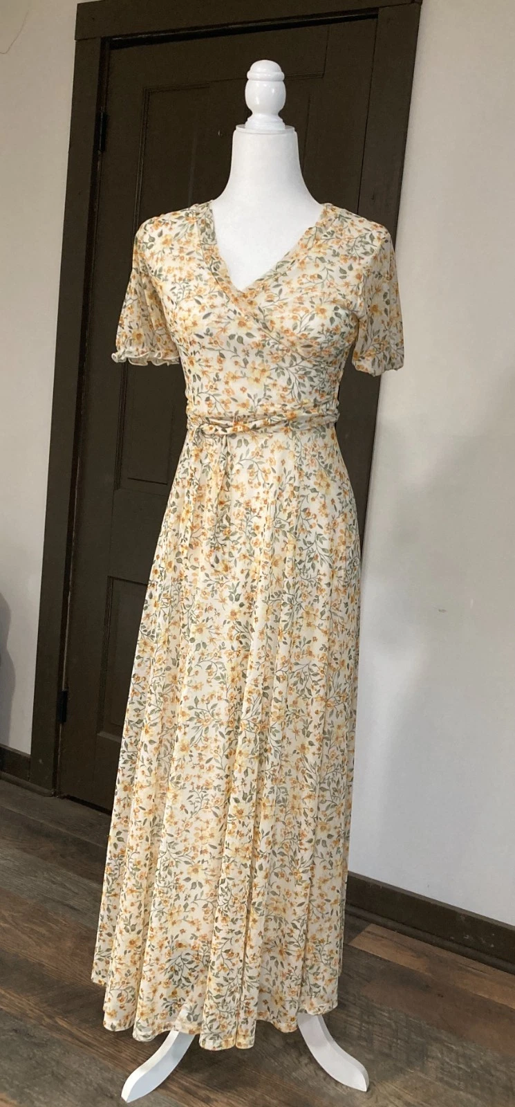 Kate and Lily Women's Lemon Yellow Floral Maxi Wrap Cottagecore Boho Sundress
Opens in a new window