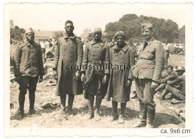 Orig. Foto Portrait franz. Kolonial Gefangene in AVALLON Yonne Frankreich 1940