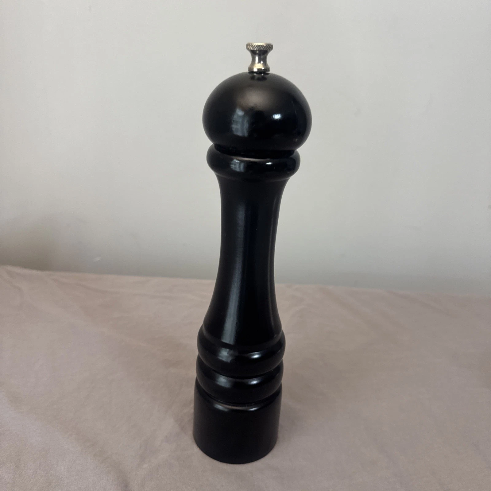 VTG Chef Specialties Co Pepper Grinder Mill Black Wooden 11” Tall
Opens in a new window or tab