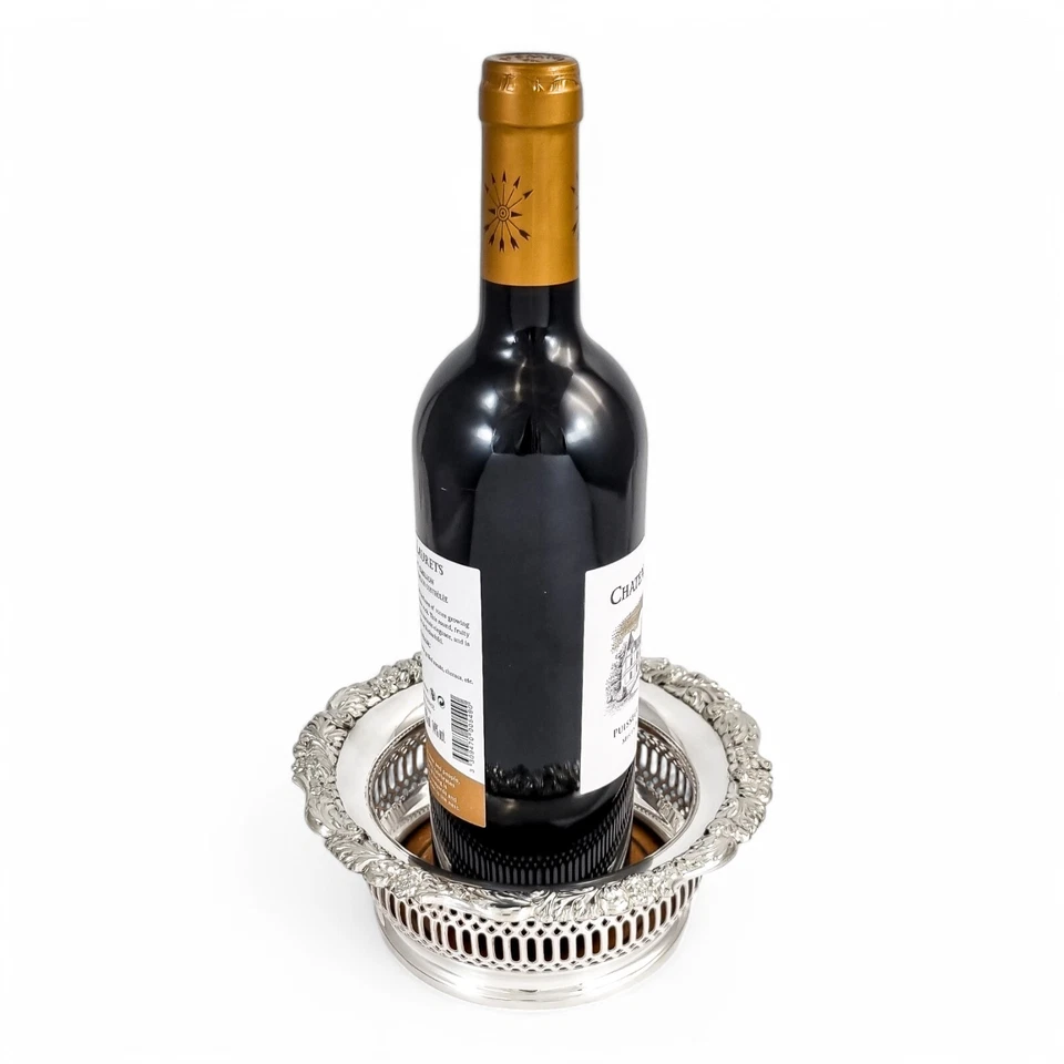 Par de posavasos antiguos tamaño magnum plateados con bordes rococó Foto 2 de 4