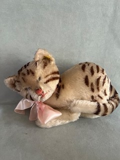 1964 ‘66 Steiff Cat Snurry RSB 2325.03 10” Sleeping Brown Tabby Jointed Head