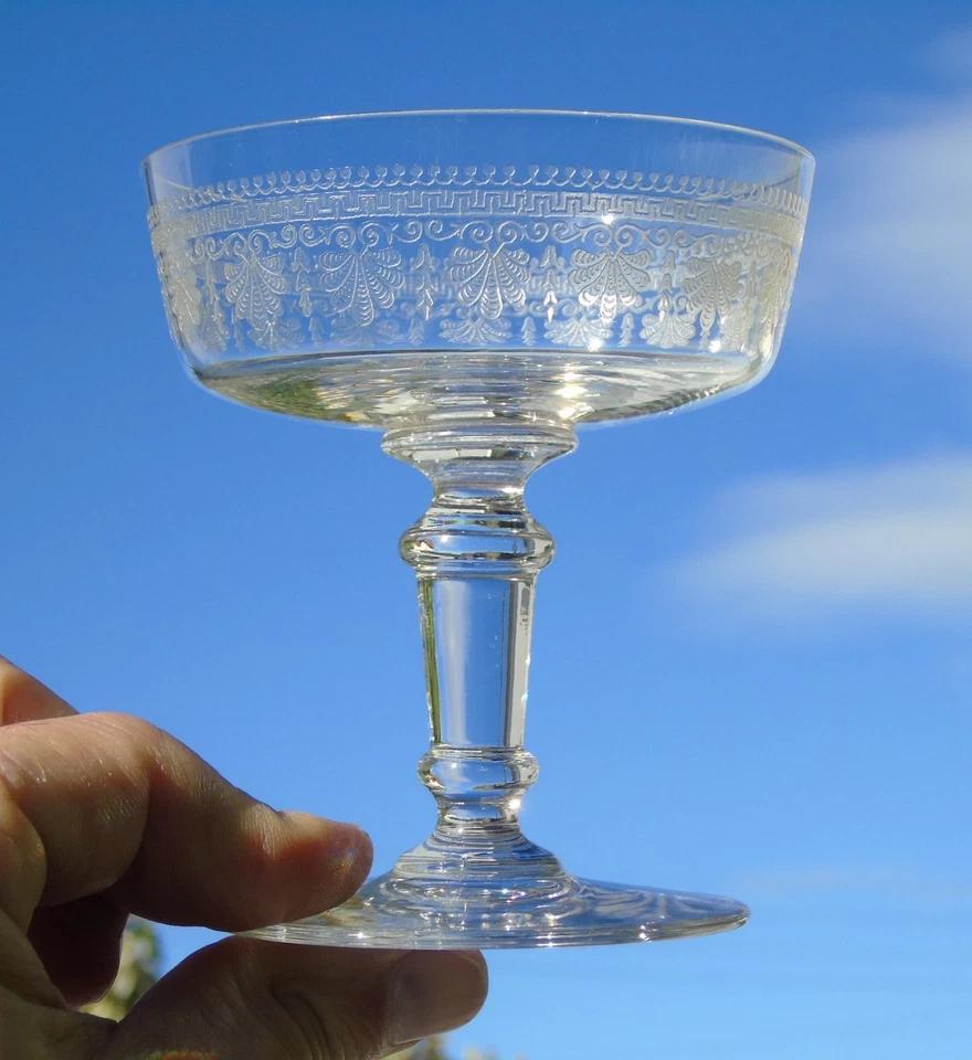 Service de 6 coupes à champagne en cristal gravé de palmettes Clichy? - Photo 4/4