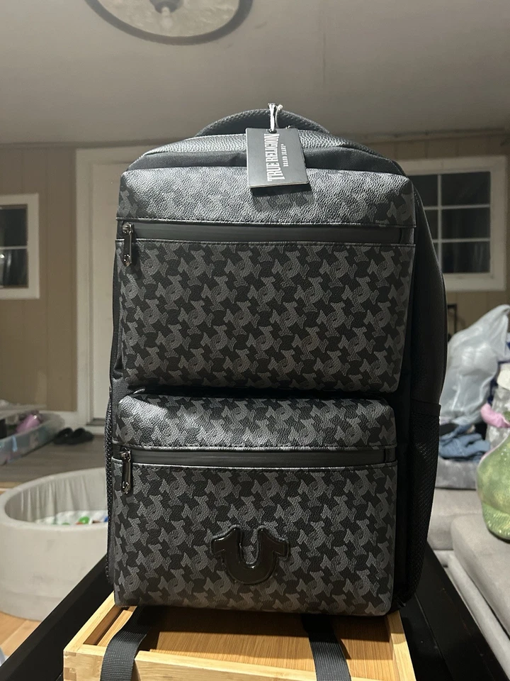 True Religion 黑色背包带黑色标志全新带标签 — 第 2/4 张图片