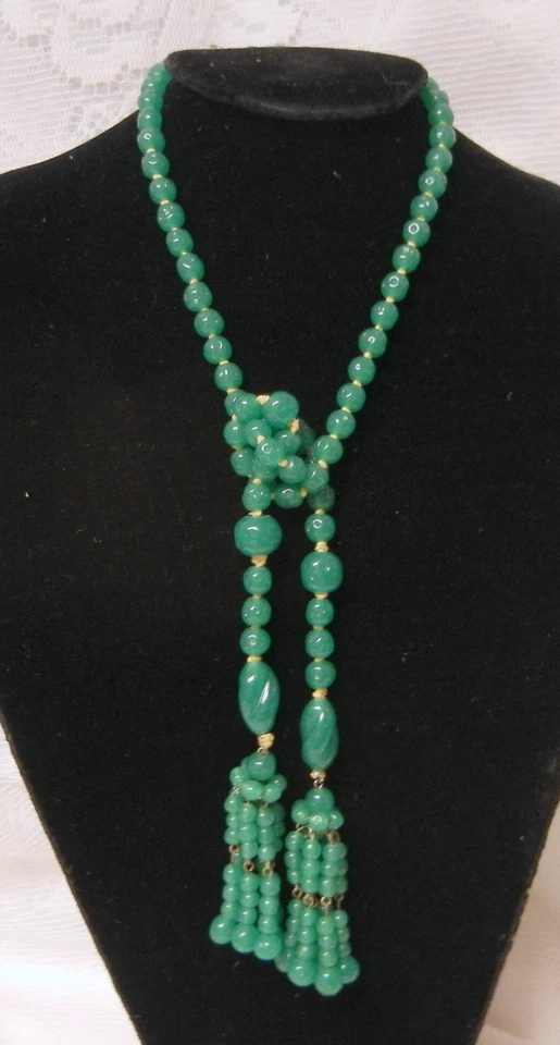 Antiguo Collar Lariat Borla Vidrio Pekín Verde Jade Simulado Chino Años 20 Foto 2 de 4
