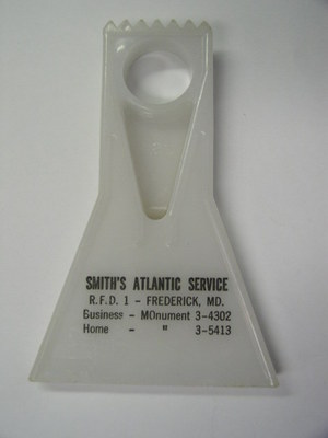 Smith`s Atlantic Service Small Plastic Souvenir Frederick Md Ice Scrapper 