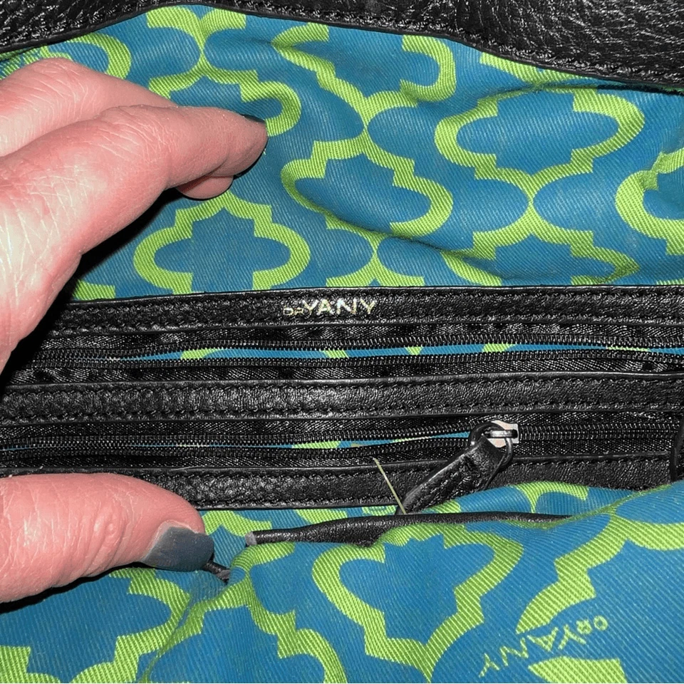 Bolso de Mano OrYany de Cuero Blanco y Negro Foto 4 de 4