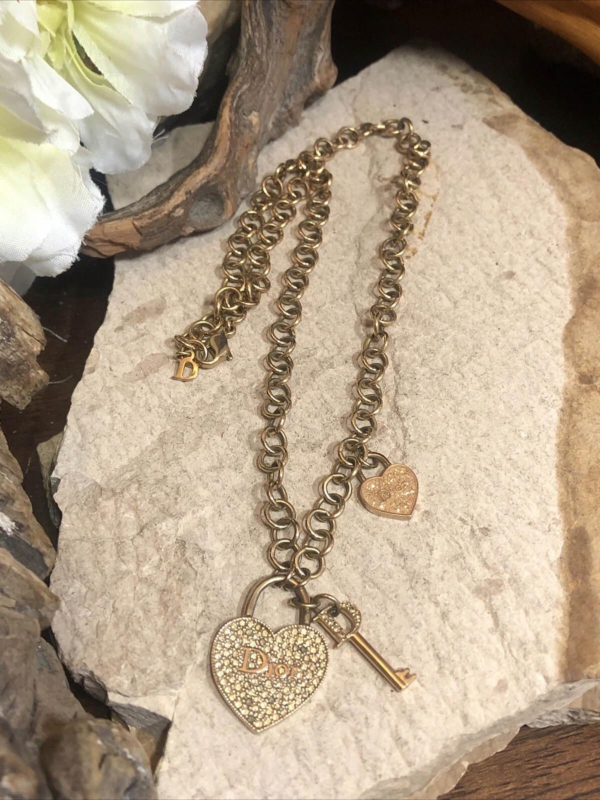 26. Chr. Collana Dior tono oro CUORE chiave strass cristallo glitter 15"+1 3 4"