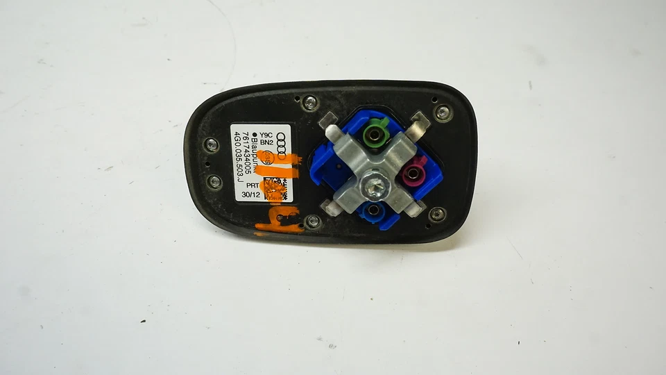 Antena de techo con aleta de tiburón Audi S4 2013-2016 4G0035503J Foto 2 de 3