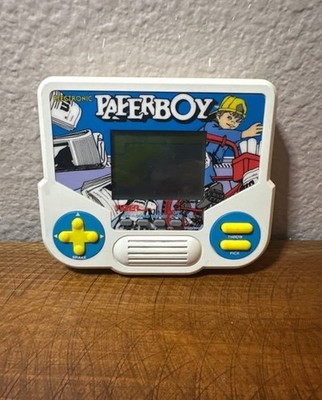 Vintage Paperboy Handheld Game   Tested/Working   1988 Tiger Electronics