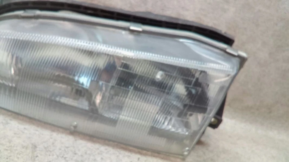 Driver Left Headlight Fits 93-97 GEO PRIZM W123-178818 - Image 3 of 4