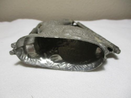 5 1/2" VINTAGE METAL STANDING EASTER BUNNY RABBIT CHOCOLATE MOLD - Picture 5 of 5