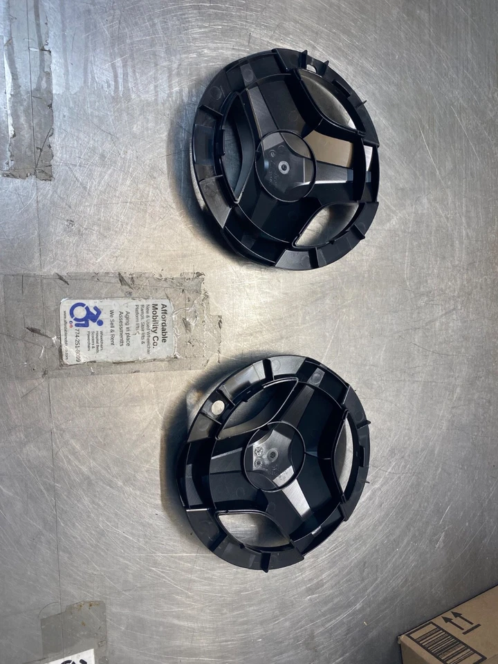 Cubiertas de plástico para neumáticos de accionamiento Permobil M1 tapacubos (A1/7) Foto 2 de 4