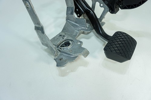 17-19 Audi A4 Premium Plus OEM Soporte de Pedal Soporte Pedales de Freno/Gas 5071 - Imagen 20 de 23