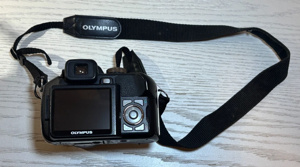 Olympus Digital Camera SP- 560UZ With Bag Working, W/Out Batteries & Sd Card - Image 3 of 4