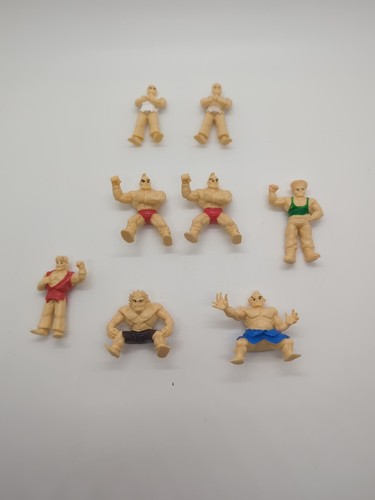 Lot of 8 Vintage Capcom Street Fighter PVC Mini Action Figures 2"