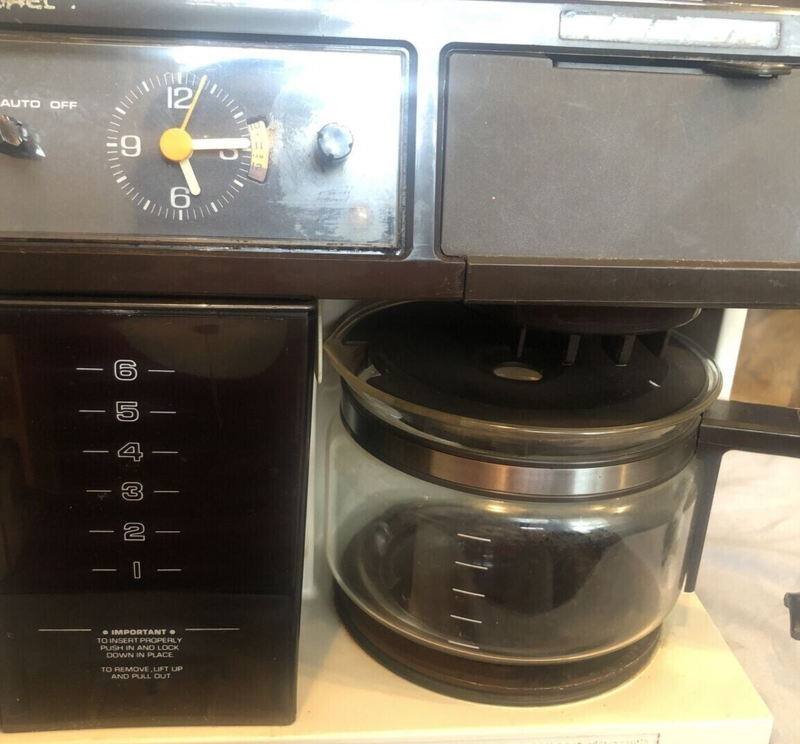 Norelco ( UC6001 ) Under Space Saver Coffee MAKER 6 Cup ANALOG