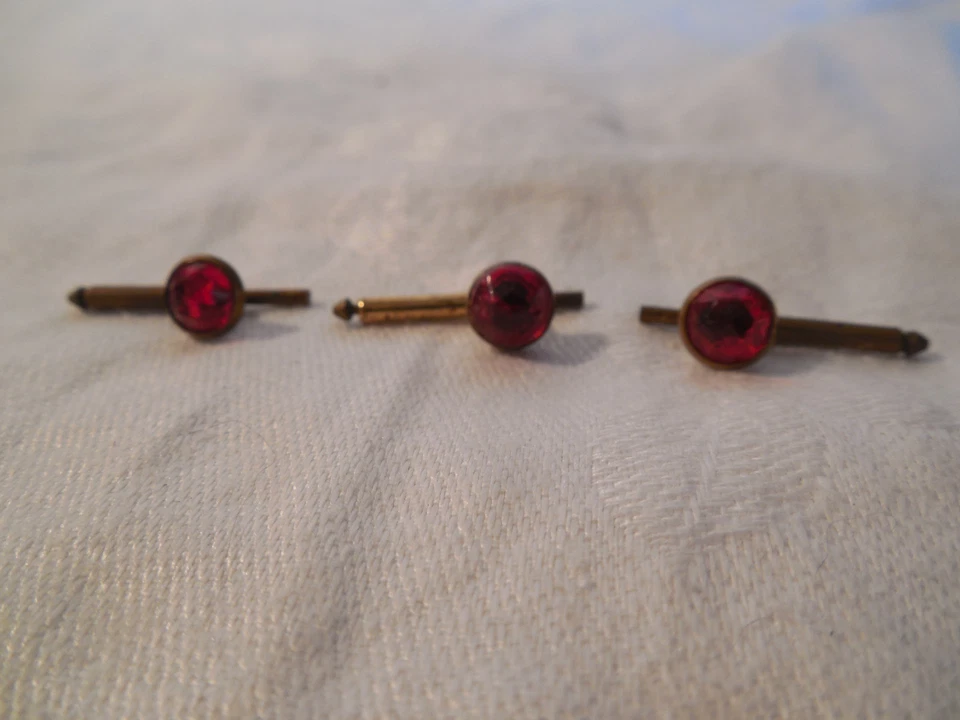 Vintage brass tone ruby red glass dome collar stays, cufflinks - Image 3 of 4