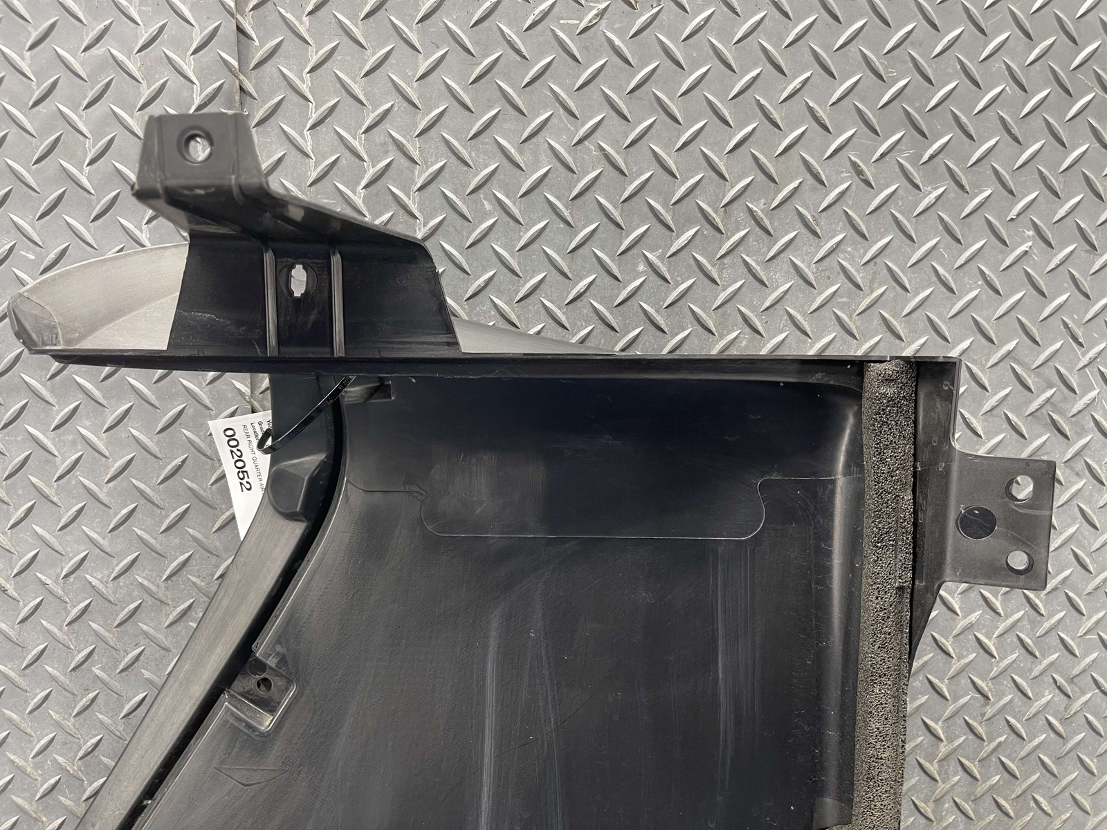 McLaren GT 2020-2023 Rear Right Air intake bracket