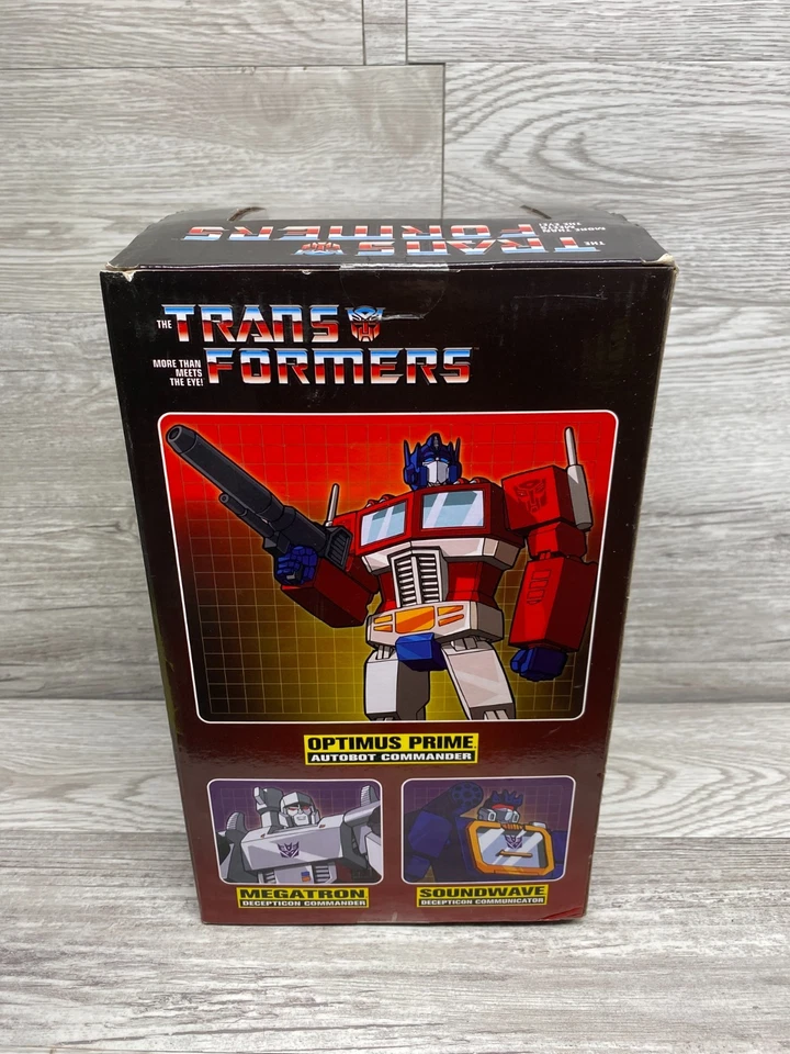 Transformers Optimus Prime Autobot Commander PCS Statue - Image 3 of 4