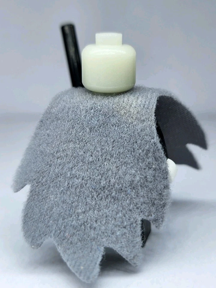 LEGO® Lord Voldemort Minifigure Glow In The Dark Head Harry Potter 4766 - Image 2 of 2