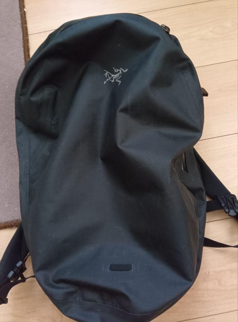 Arc'teryx Granville 16 Black Backpack Zip Pockets Durable