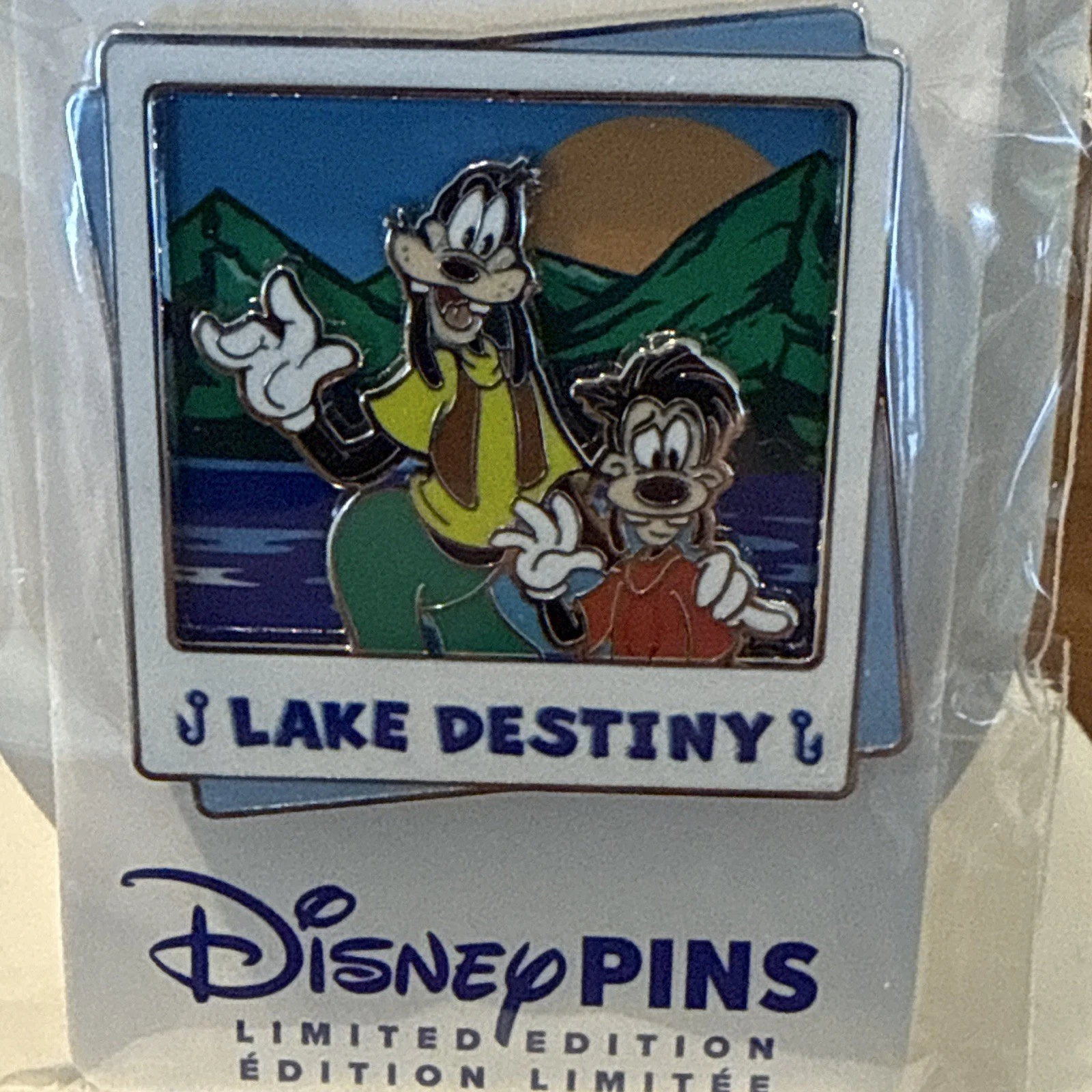 Disney Goofy Limited Edition Lake Destiny Single Pin - Disney Franchise