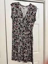 Liz Claiborne Floral V-Neck Faux-Wrap Knee-Length Dress with Ring Detail