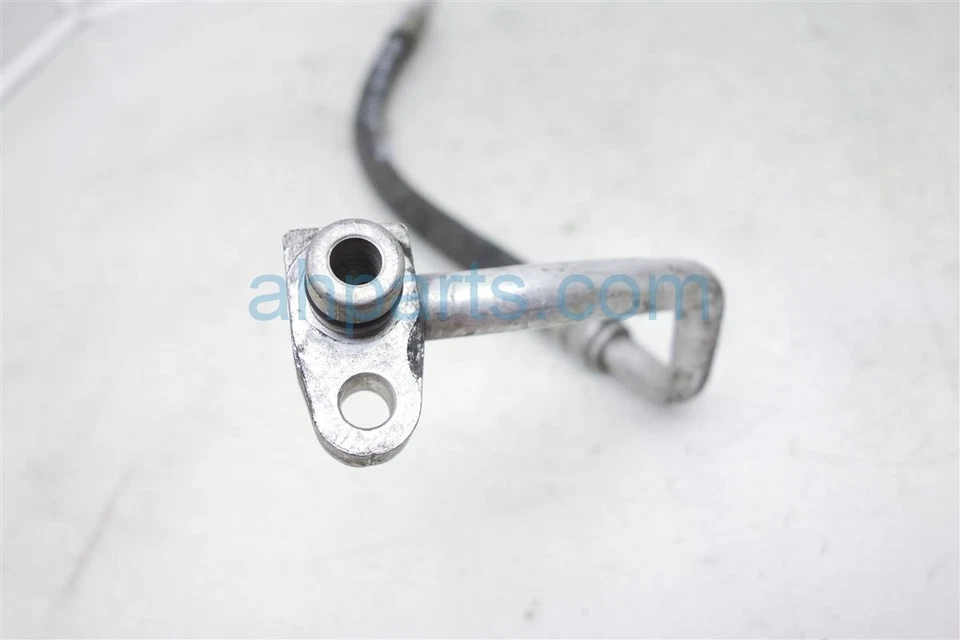 Manguera de descarga de aire acondicionado Nissan Titan 2004-2015 92490-7S000 Foto 3 de 4