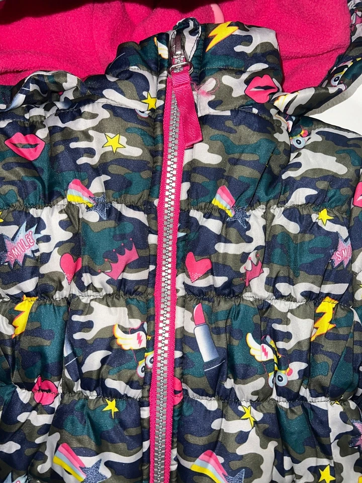 Chaqueta de Lluvia Skechers Niñas Talla M (5/6) Puffer Capucha Camuflaje Arco Iris Cremallera Completa Foto 4 de 4