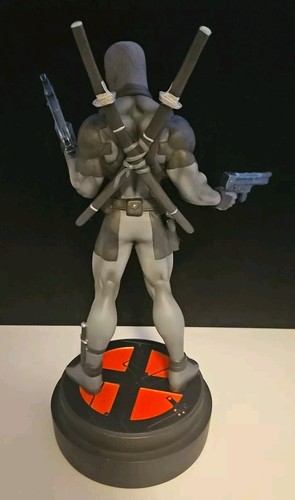 Bowen Designs X-Force Suit Deadpool Statue #141/885 - Picture 7 of 9
