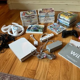 Nintendo Wii Console Lot W/ 31 Games & Many Extras