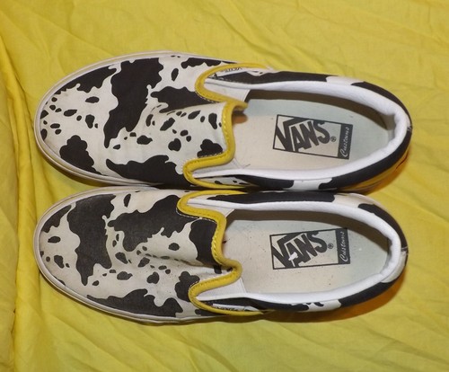 💥 Vans Cow Print Black White Sneakers Slip On Shoes Mens Sz 6 Womens Sz 7.5 - 第 4/6 張圖片