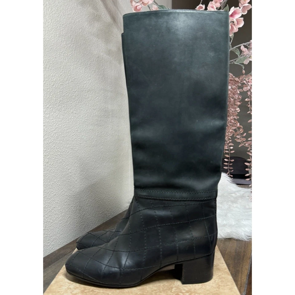Chanel Botas Mujer 40 Acolchadas Cuero de becerro Genuino Montar Hasta la Rodilla G29389 Foto 2 de 4