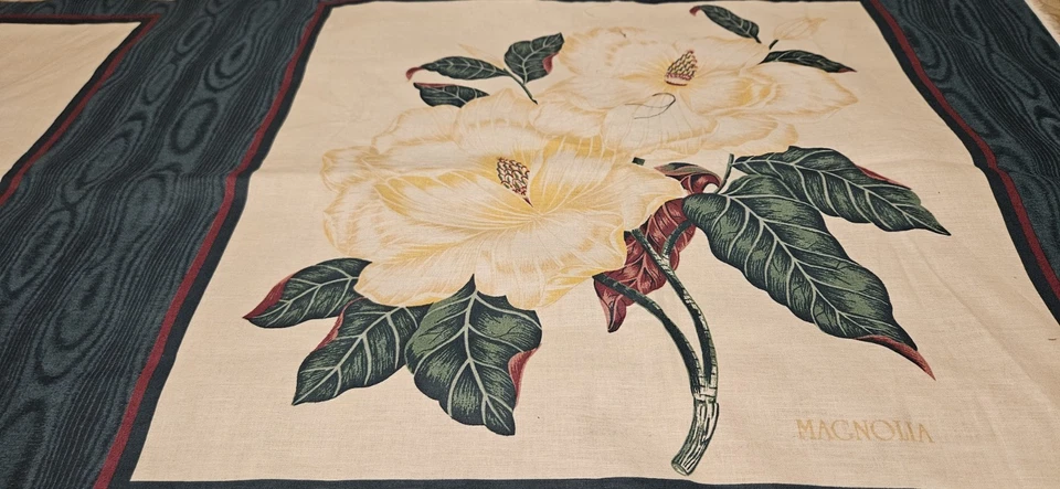 Panel de tela floral Magnolia de Springs Industries Foto 3 de 4