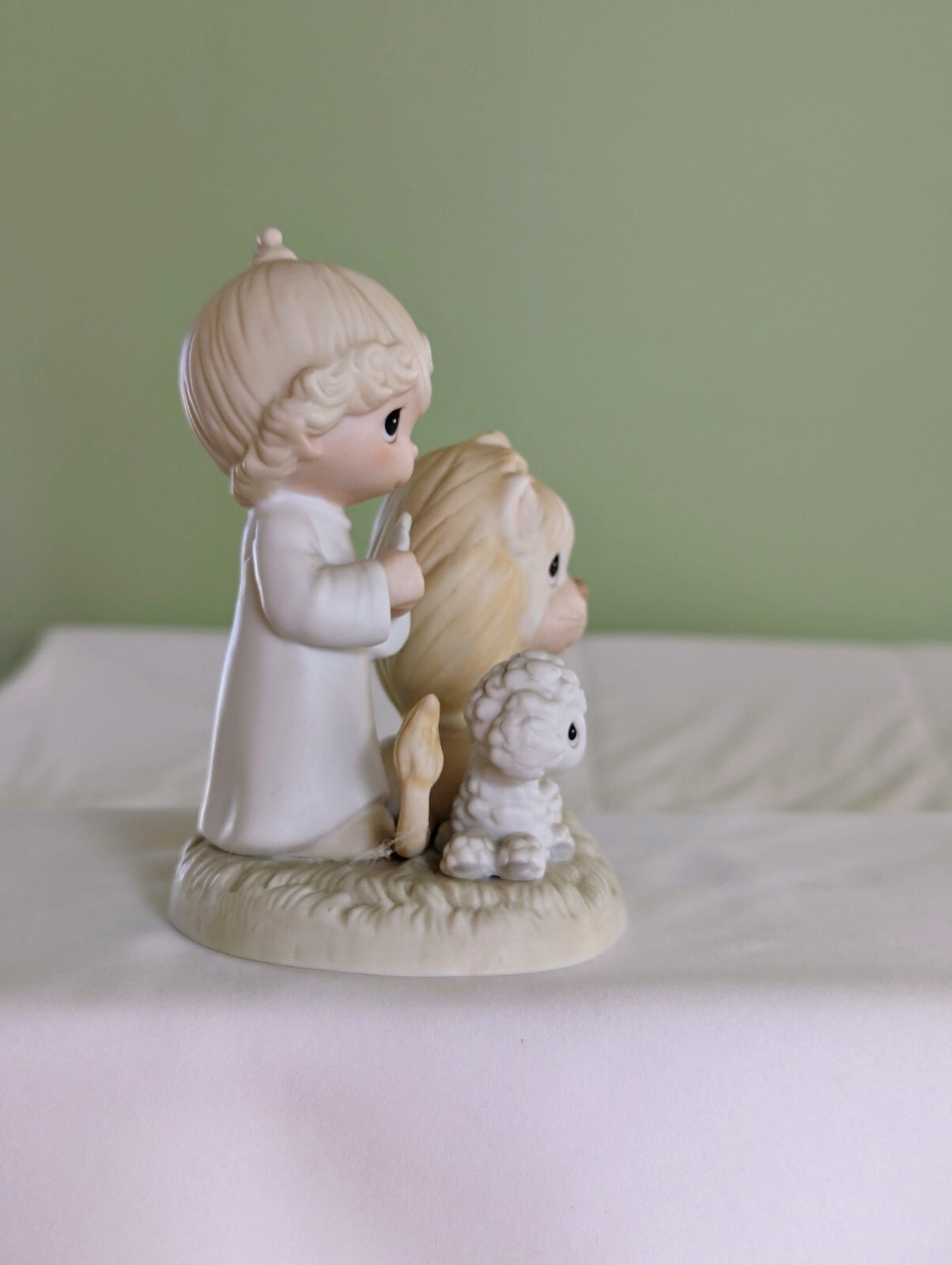 Precious Moments Figurine E-9287 - Peace On Earth | eBay