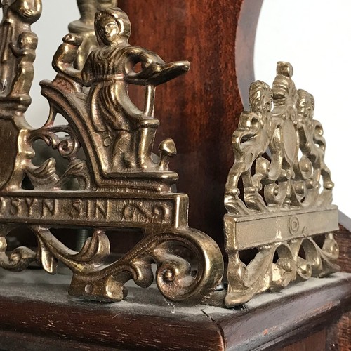 Reloj holandés funciona latón macizo y madera ornamentado hecho en Inglaterra - Imagen 8 de 24