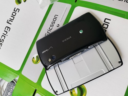 Sony Ericsson Xperia Play R800 R800i Unlocked Slide-Out Smartphone 400 MB - 第 2/10 張圖片