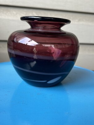 Vintage Amethyst Purple White Swirl Hand Blown Bulbous Art Glass Vase 4 