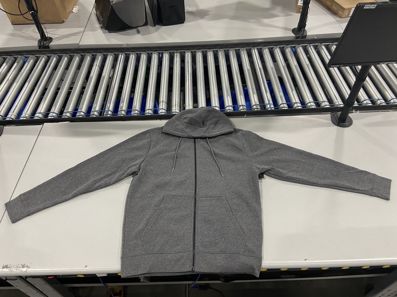 МУЖСКАЯ ПРИТАЛЕННАЯ ТОЛСТОВКА RUDOLPH С КАПЮШОНОМ НА МОЛНИИ НА ФЛИСОВОЙ ПОДКЛАДКЕ ТЕМНО-КОРИЧНЕВЫЙ БОЛЬШОЙ РАЗМЕР 7490₽