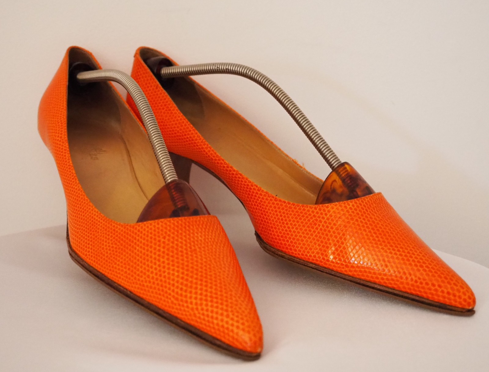 Vintage Hermès orange python leather pumps Size 3… - image 3