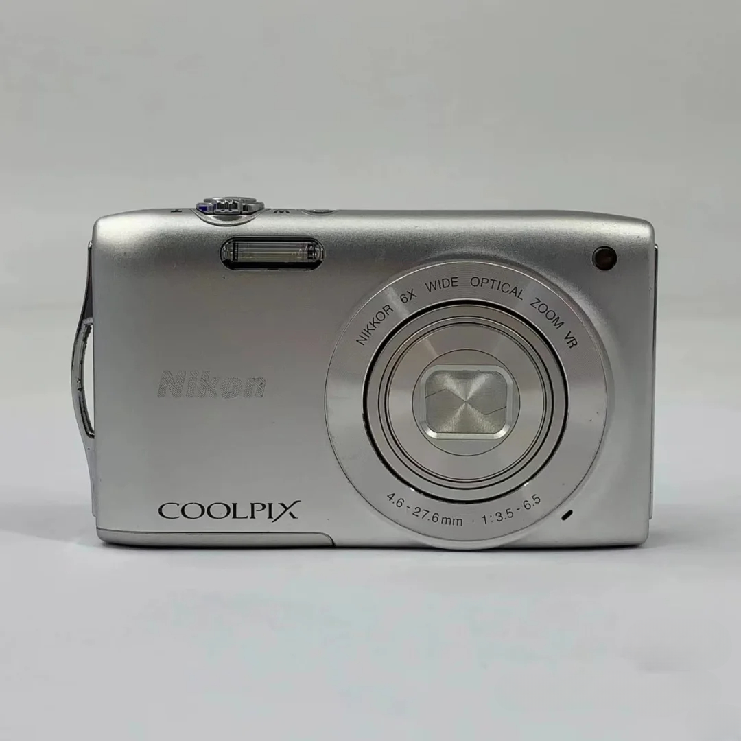 NIKON COOLPIX S3300 16.02MP Compact Digital Camera 6x zoom