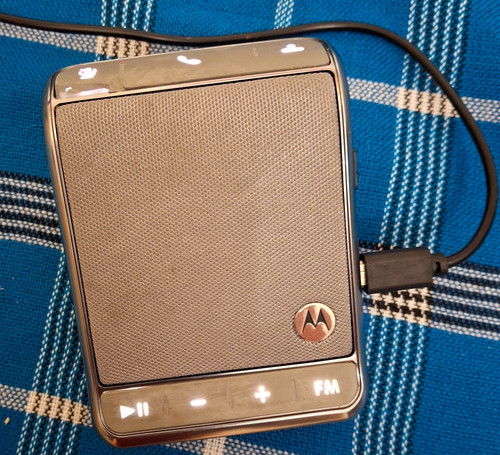 Motorola Roadster 2 In-Car Speakerphone Model TZ710 Bluetooth Speaker Portable