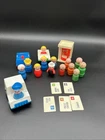 VTG  Fisher-Price Little People Mail Truck Police Car 1Car 13 People Phonebooth