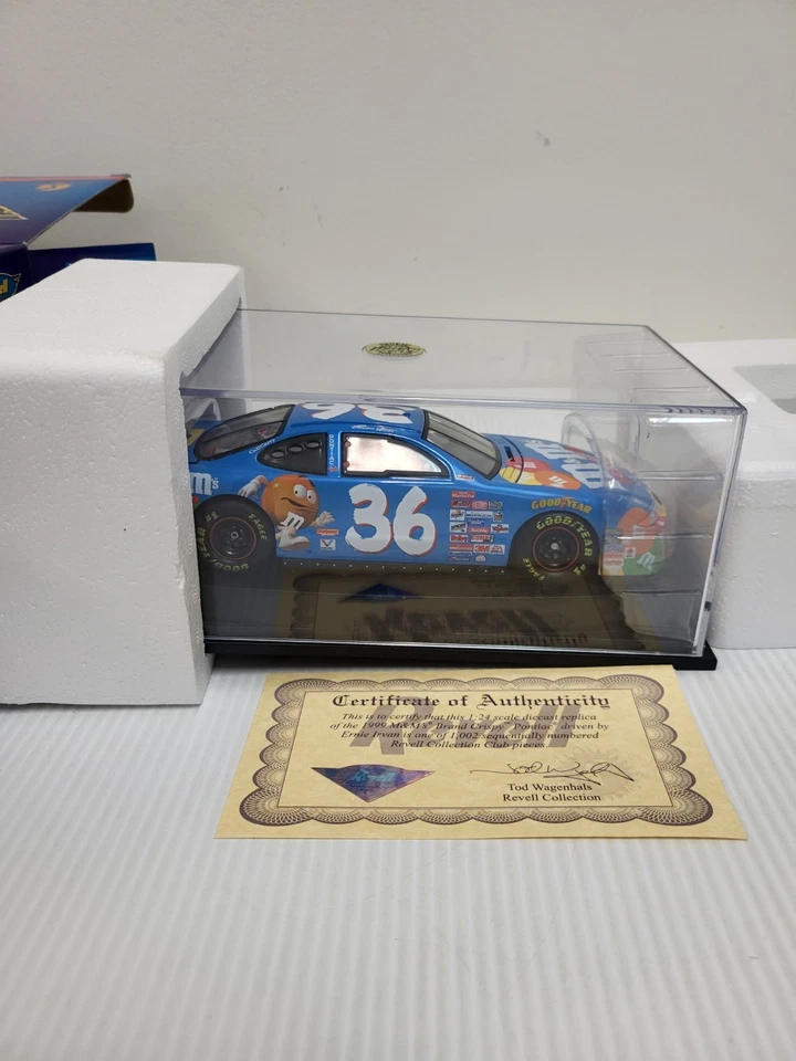 1999 NASCAR Ernie Irvan M&Ms Crispy Racing Team #36 1:24 Scale Diecast Model Car - Image 2 of 2