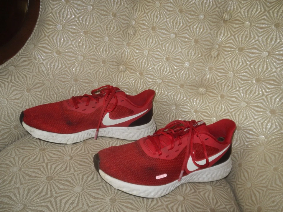 NIKE Revolution 5 Gym Men's Red Running Trainers Sneakers 10M #BQ3204-600 - Image 4 of 4