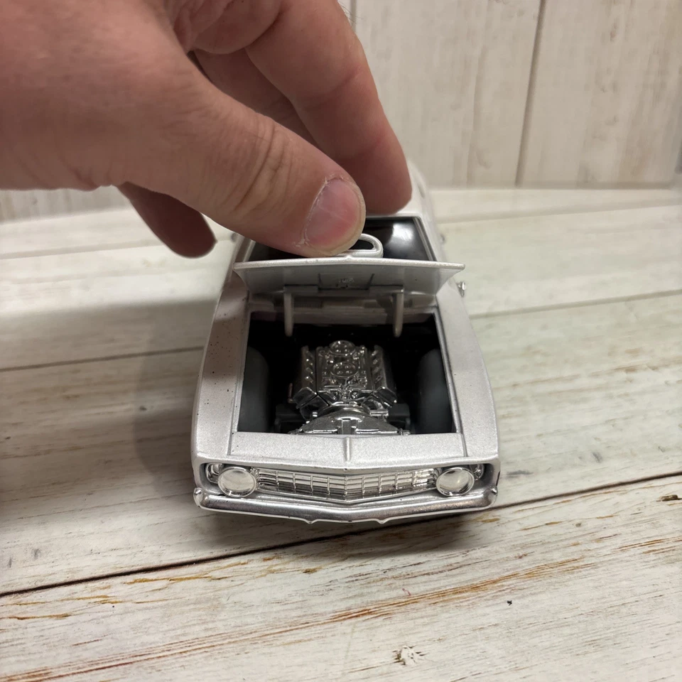 Racing Champions 1969 Chevy Camaro Hot Rod 1/24 White & Purple Issue #56 - Image 3 of 4