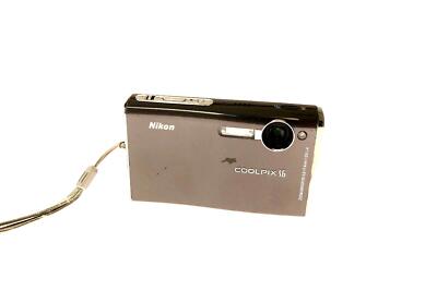 Nikon Coolpix S6 digital camera (for parts)