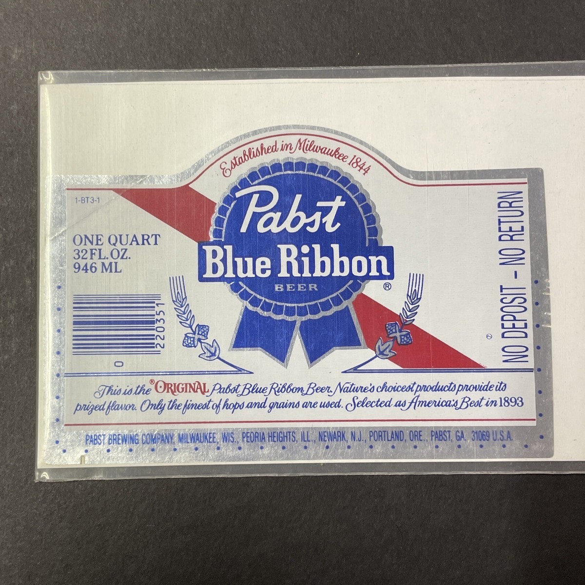 Vintage 1970s Pabst Blue Ribbon UNUSED 32 fl. oz. Paper