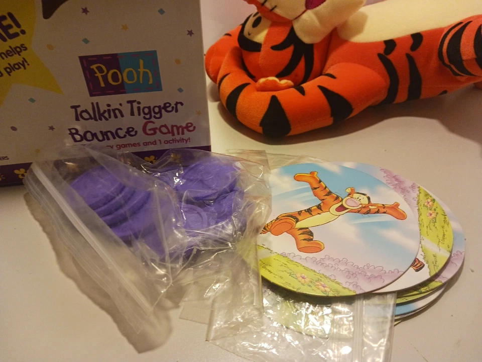 Talkin Tigger Bounce Game Hide and Seek Milton Bradley 1998 sin probar en caja Foto 3 de 4